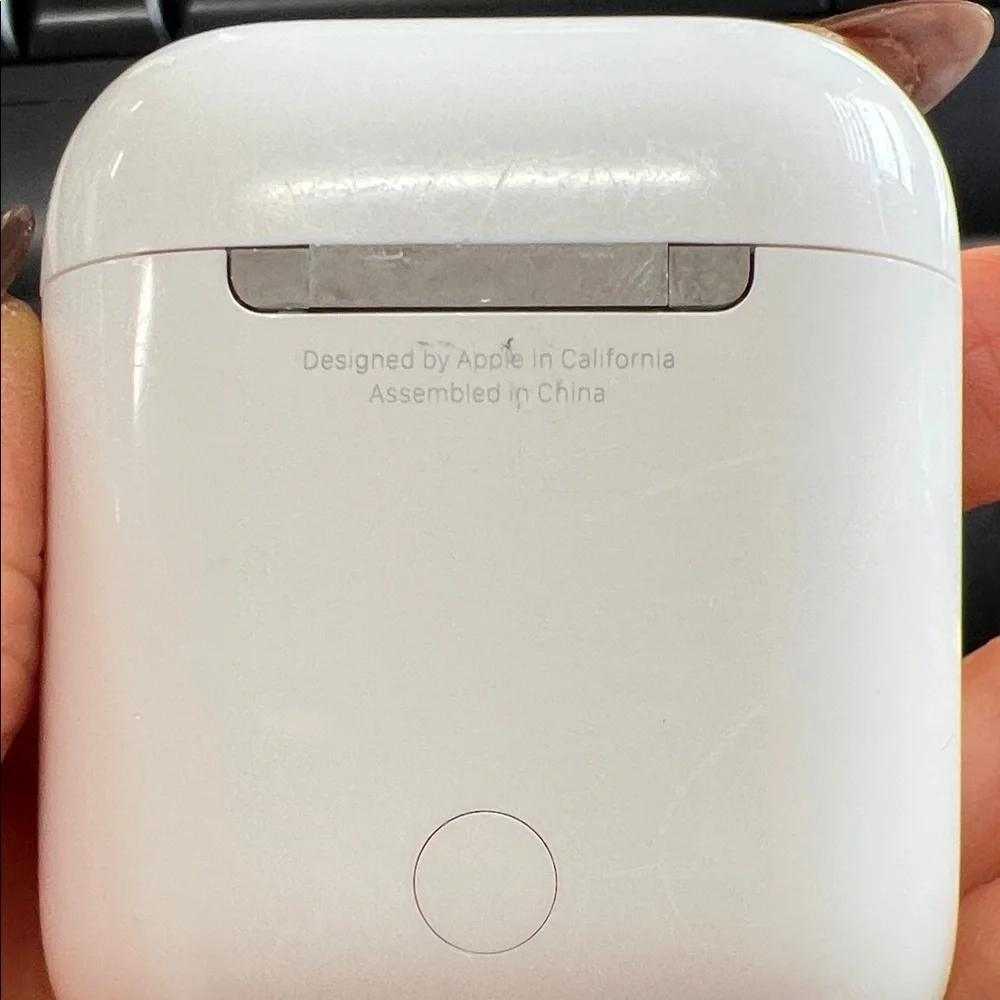 Apple air pods Charging Case ONLY!